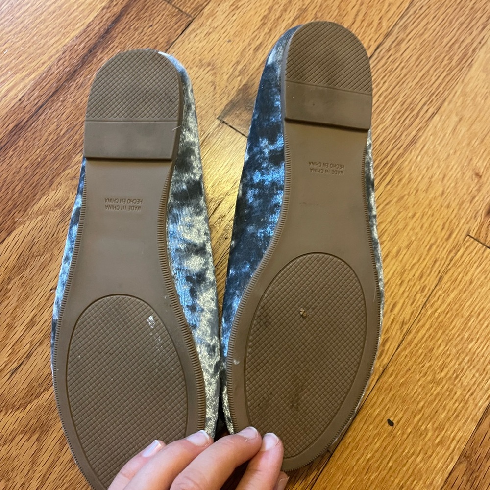 Stylish Gray Velvet Women's Flats - Picture 4 of 4